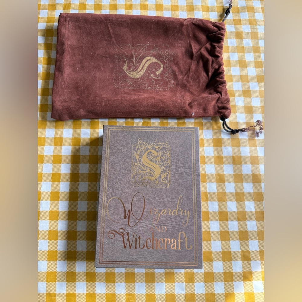 Storybook Cosmetics: Wizardry & Witchcraft Eyeshadow Palette Matching Brush Set - Picture 2 of 16